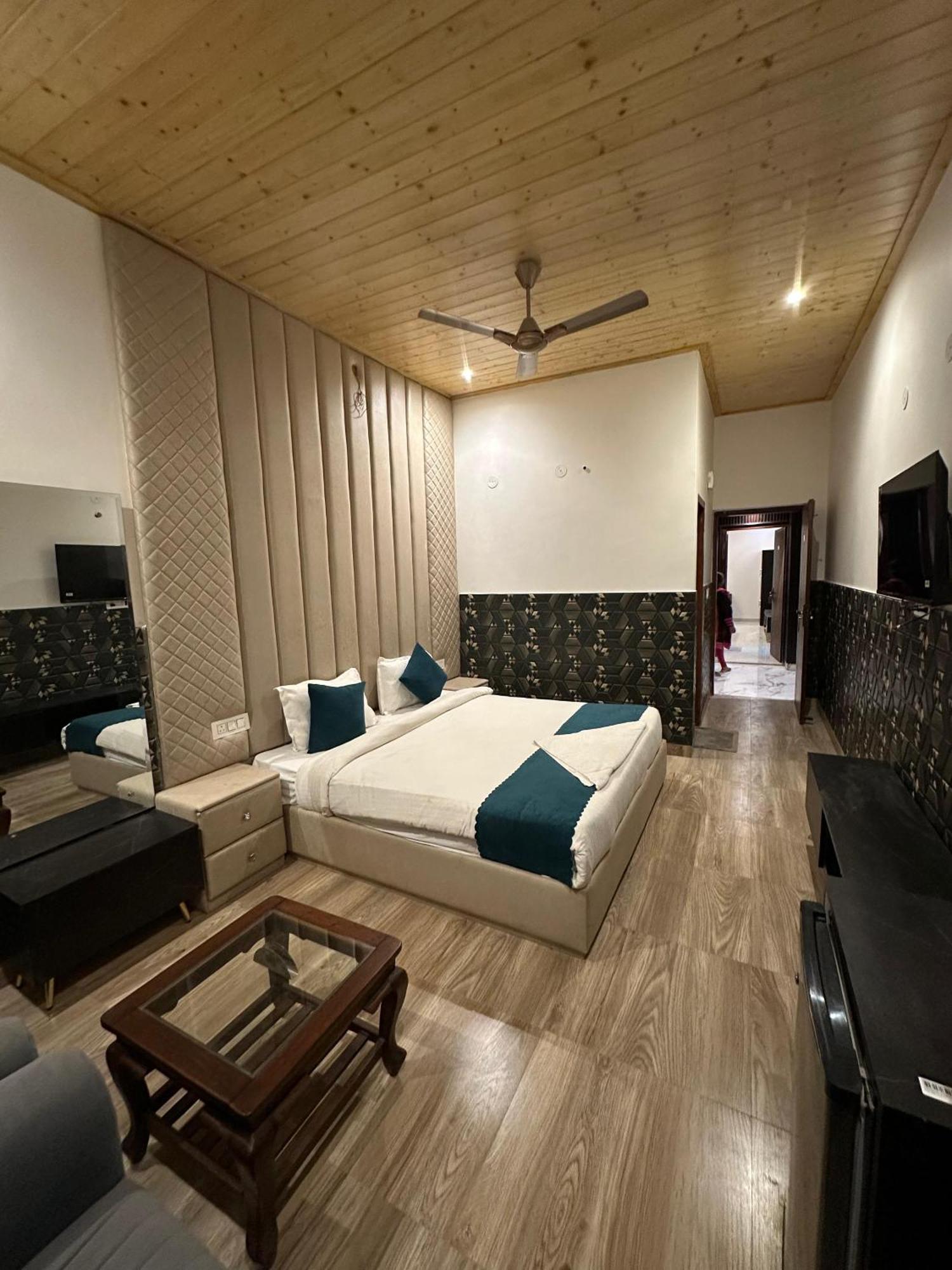 La Casca Experience Hotel Zirakpur Ngoại thất bức ảnh